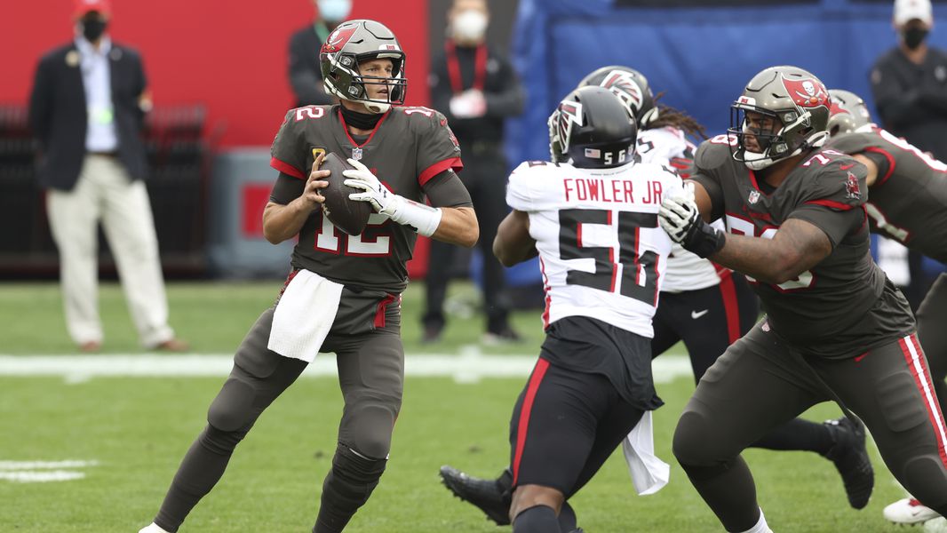 Tom Brady leder Tampa Bay Buccaneers in i slutspelet